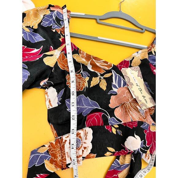 Band of the Free Black Berry Floral Print Camille Crossover Crop Top Size XS NWT - Picture 8 of 10